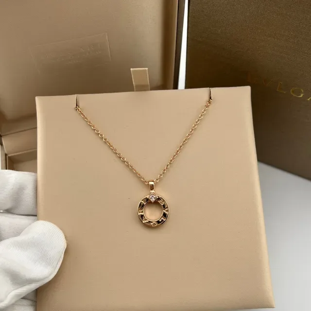 Bvlgari B.zero1 चाँदी सोने का ओपन रिंग पेंडेंट एंग्रेव्ड ब्रांड लेटरिंग नेकलेस 5