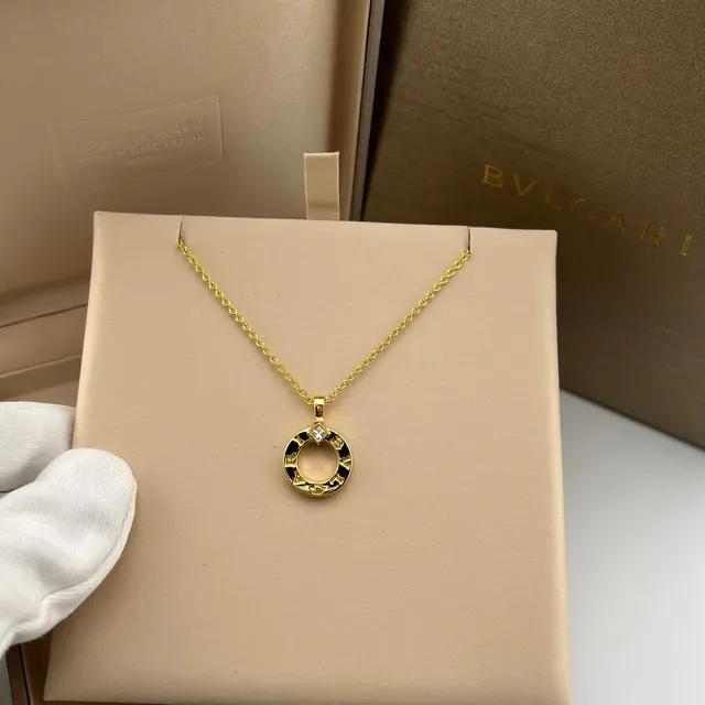 Bvlgari B.zero1 चाँदी सोने का ओपन रिंग पेंडेंट एंग्रेव्ड ब्रांड लेटरिंग नेकलेस 6