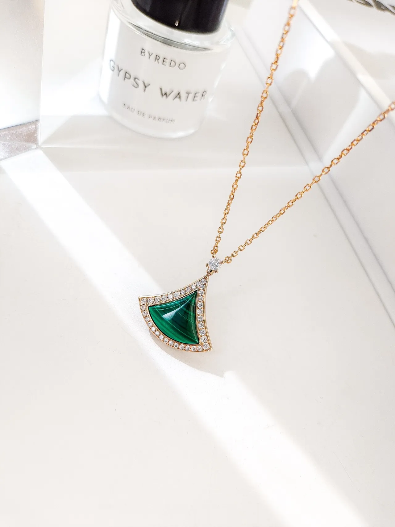 Bvlgari حلم الديفا المالاخايت واللؤلؤ قلادة 4