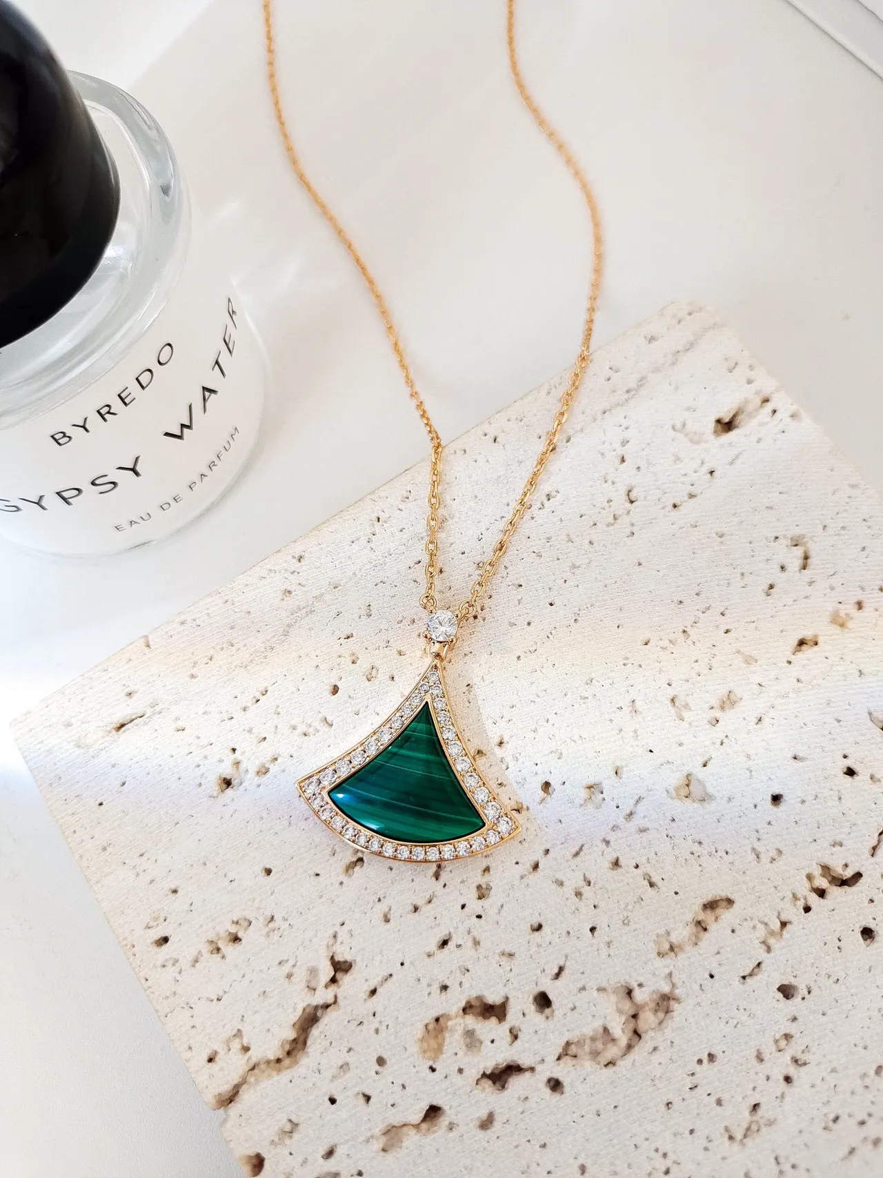 Bvlgari حلم الديفا المالاخايت واللؤلؤ قلادة 5