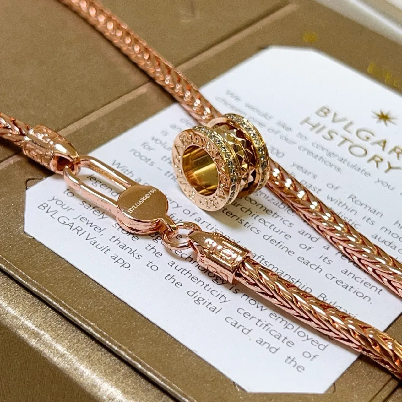 Bvlgari 金白编织小麦链圆柱多环吊坠项链 4