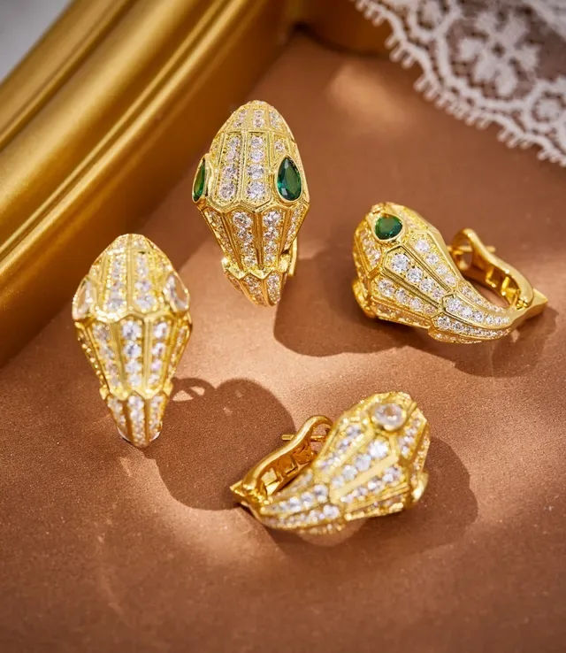 Bvlgari Serpenti Pavé Diamond and Emerald Snake-Head Earrings 6