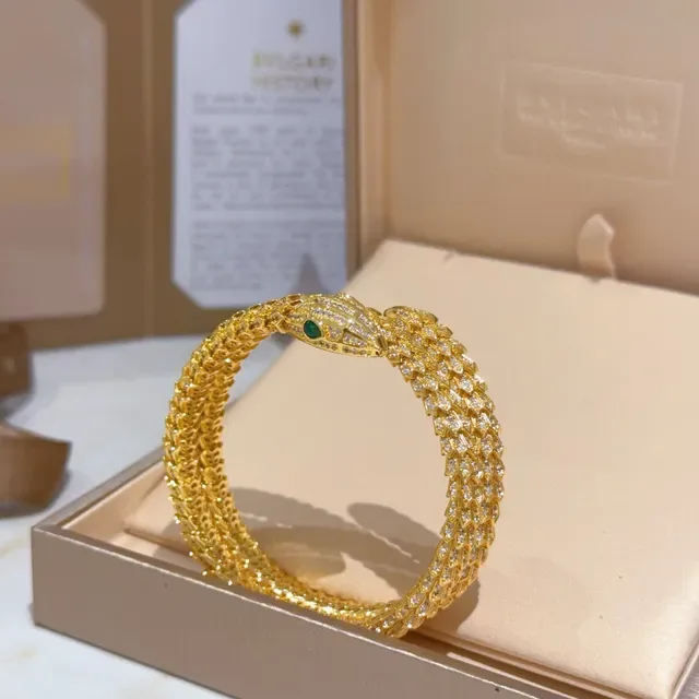 Bvlgari Serpenti Pavé Diamond Gold Serpent Bracelet 3