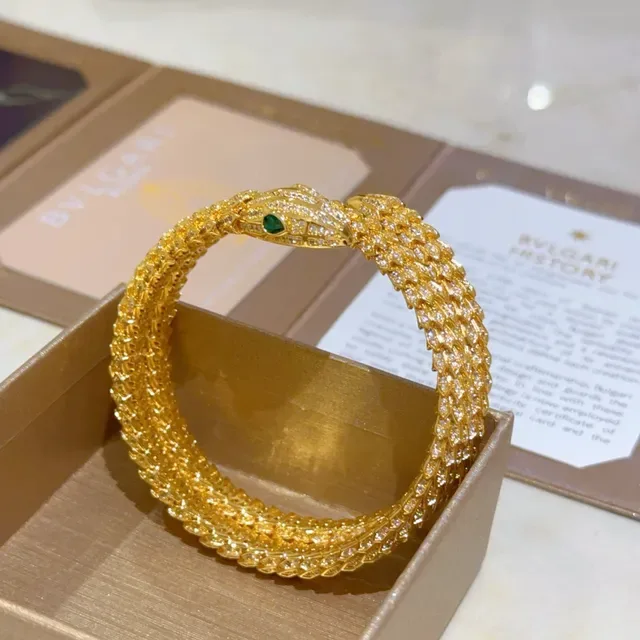 Bvlgari Serpenti Pavé Diamond Gold Serpent Bracelet 4