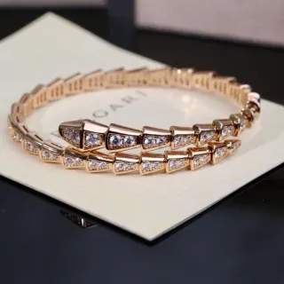 Bvlgari Serpenti गुलाबी सोना Pavé सर्पाकार चूड़ियाँ