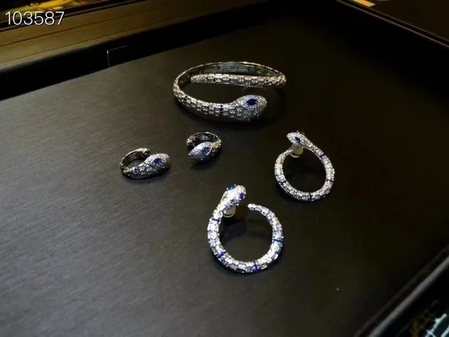 Bvlgari Serpenti Motivo de serpente prata azul Pavé-Set pulseira de diamantes 9