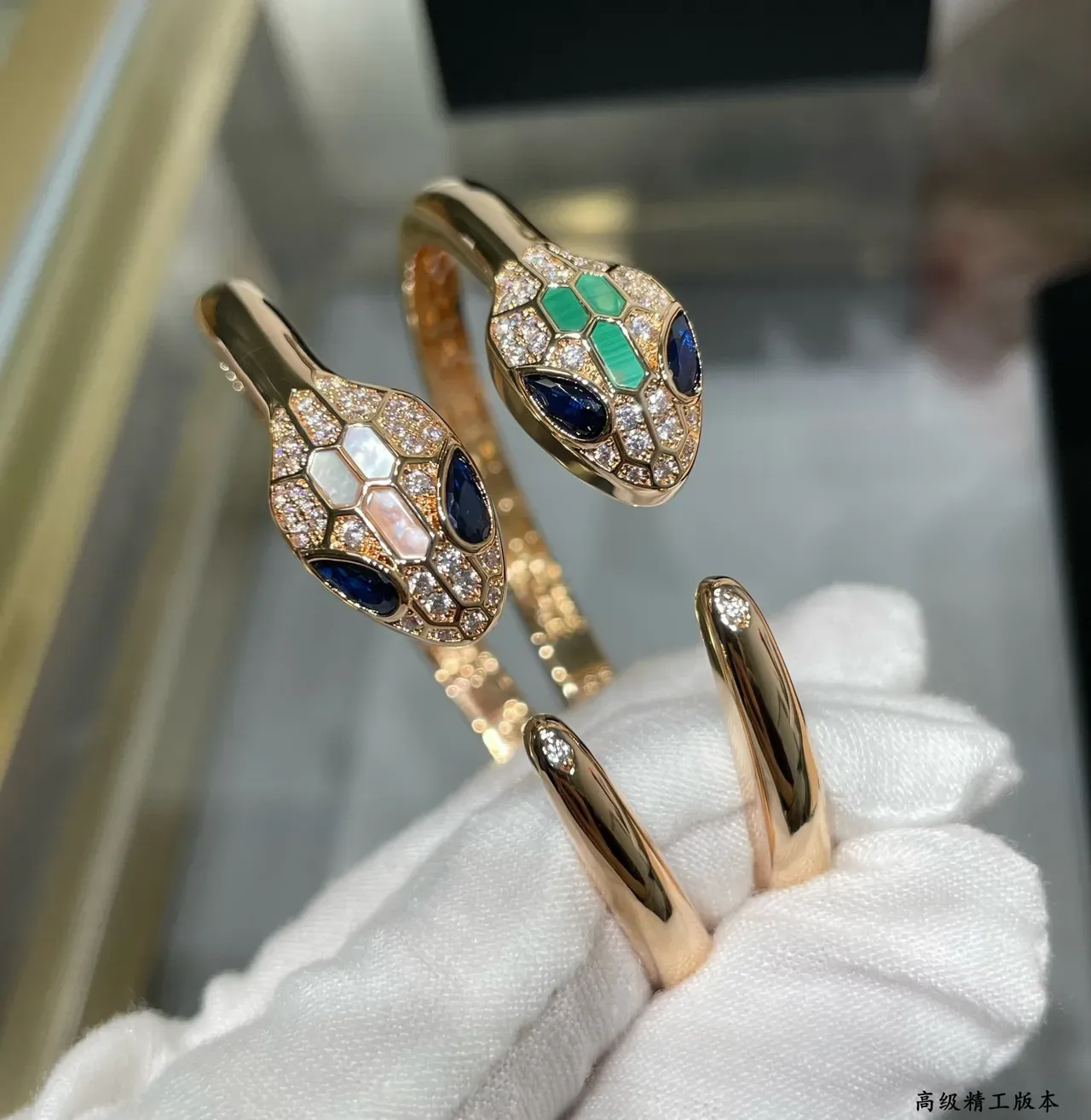 Bvlgari Serpenti सांप-हेड Pavé डायमंड और जेमस्टोन ब्रेसलेट 4