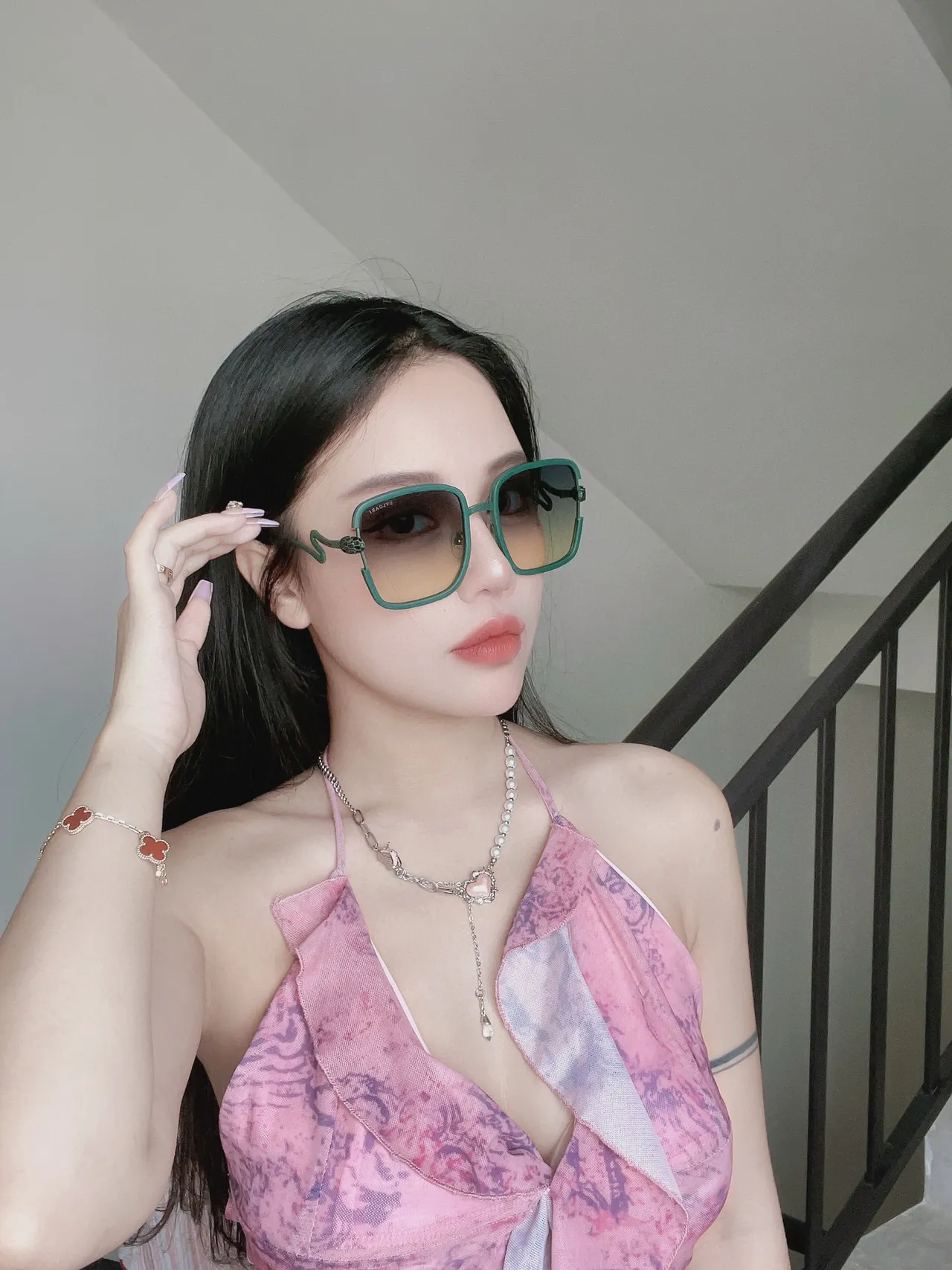 Bvlgari Serpenti वर्गाकार काला और सुनहरा सनग्लासेस 9