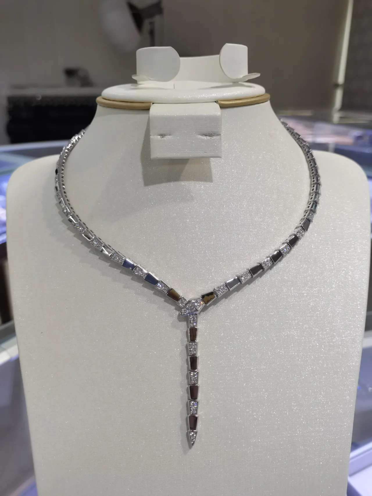 Bvlgari Serpenti Viper قلادة ذهب وردي مرصعة بالماس 2