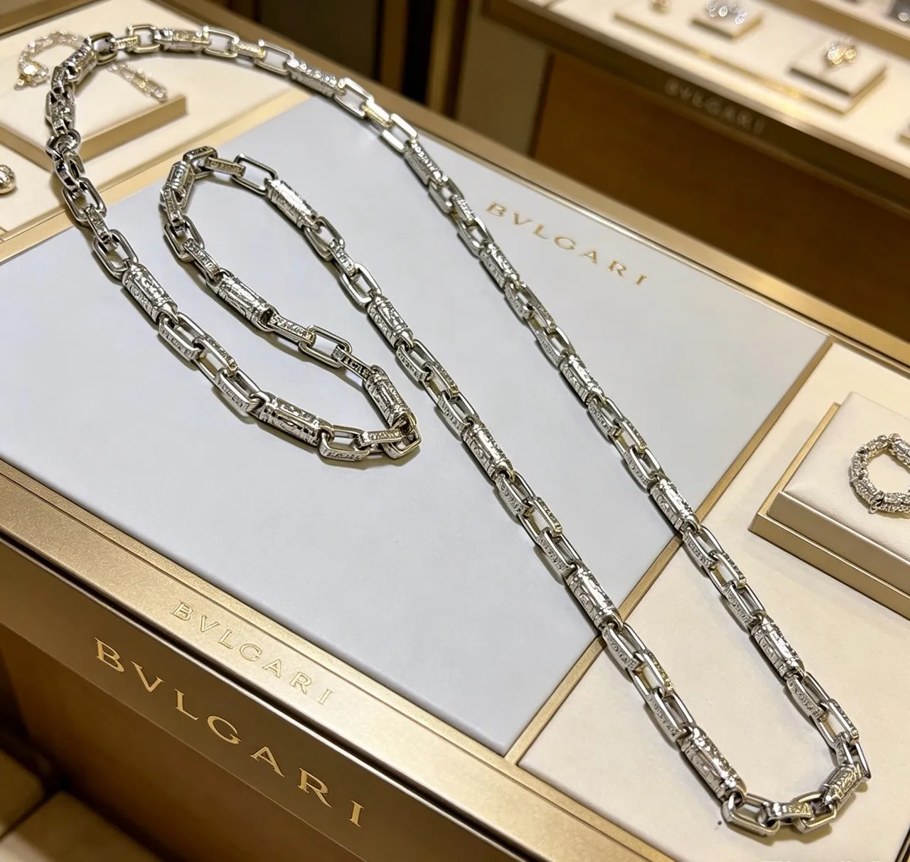 Bvlgari Argenté Beige Chaîne à maillons épais texturée avec accents cylindriques Collier 7