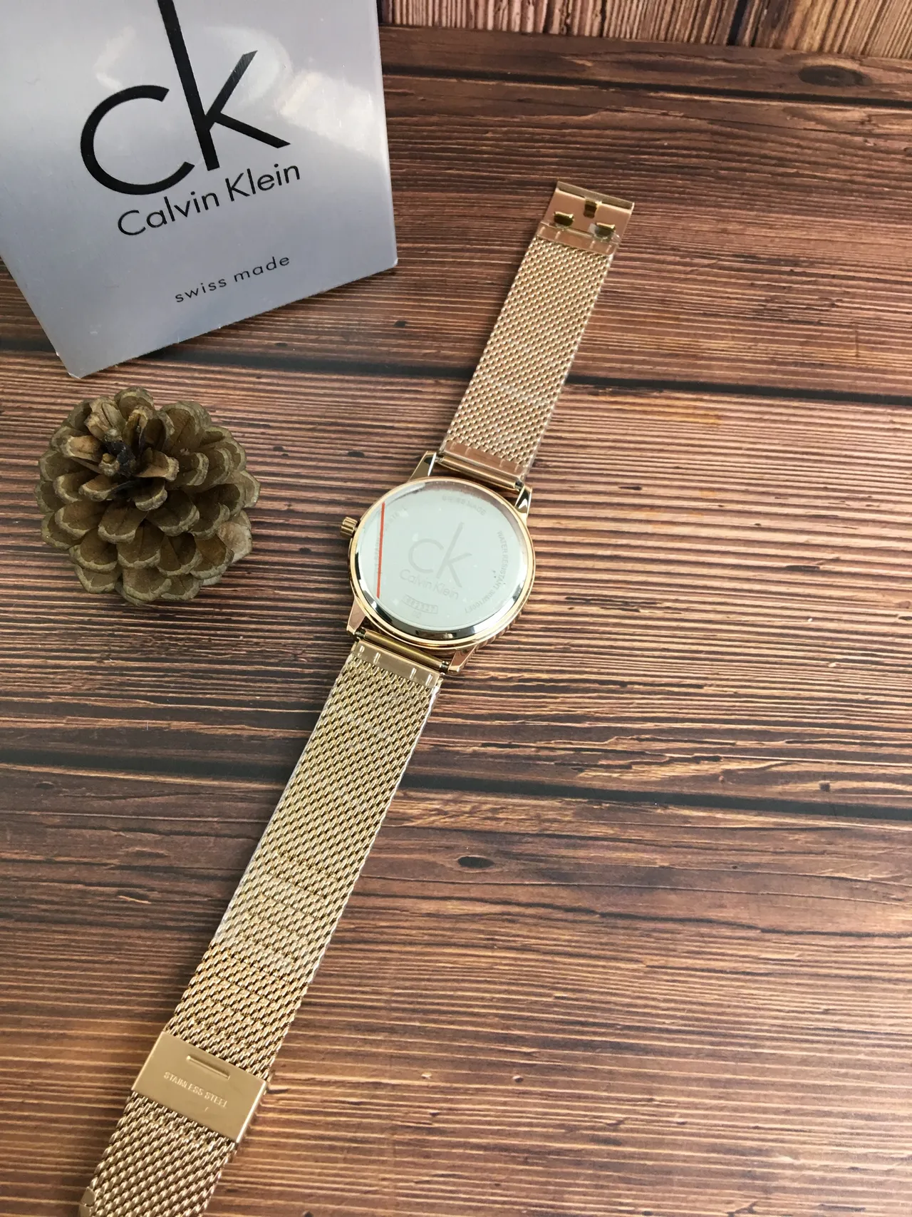 Calvin Klein Minimal وجه أسود سوار شبكي ذهبي ساعة كوارتز 4