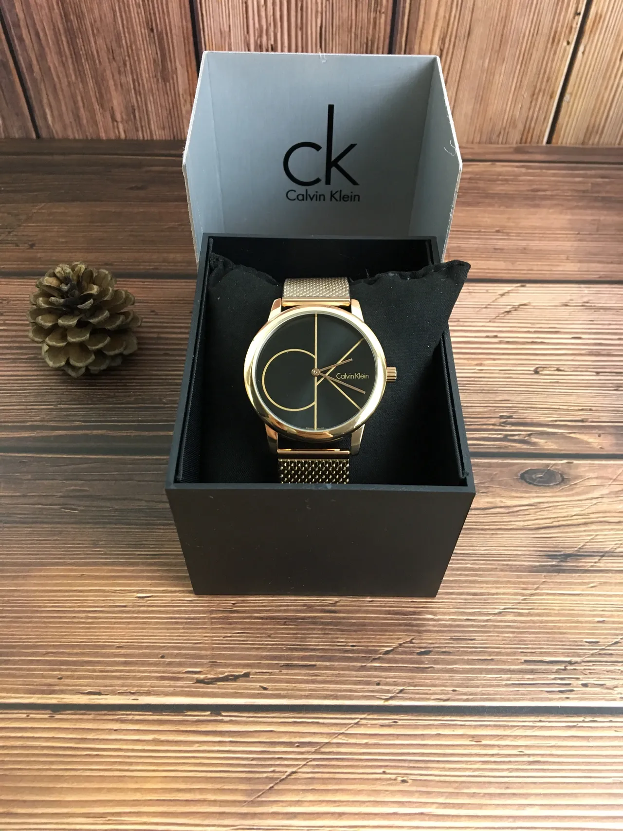 Calvin Klein Minimal وجه أسود سوار شبكي ذهبي ساعة كوارتز 6