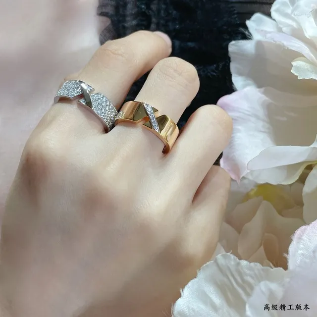 Cartier Juste un Clou X Bague géométrique en or rose pavée de diamants 9