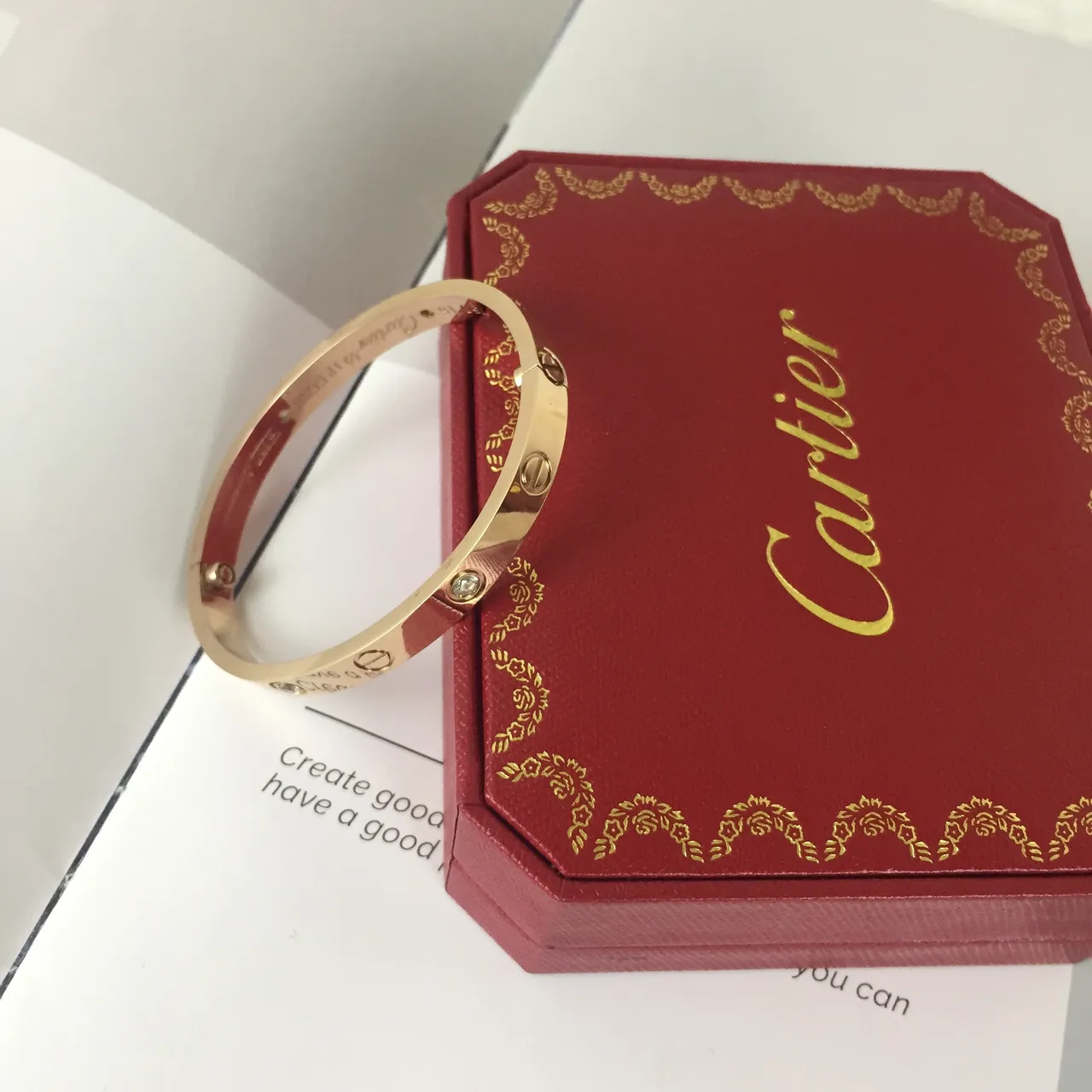 卡地亚 Love 手链 黑色珐琅和金色螺纹图案手链 4