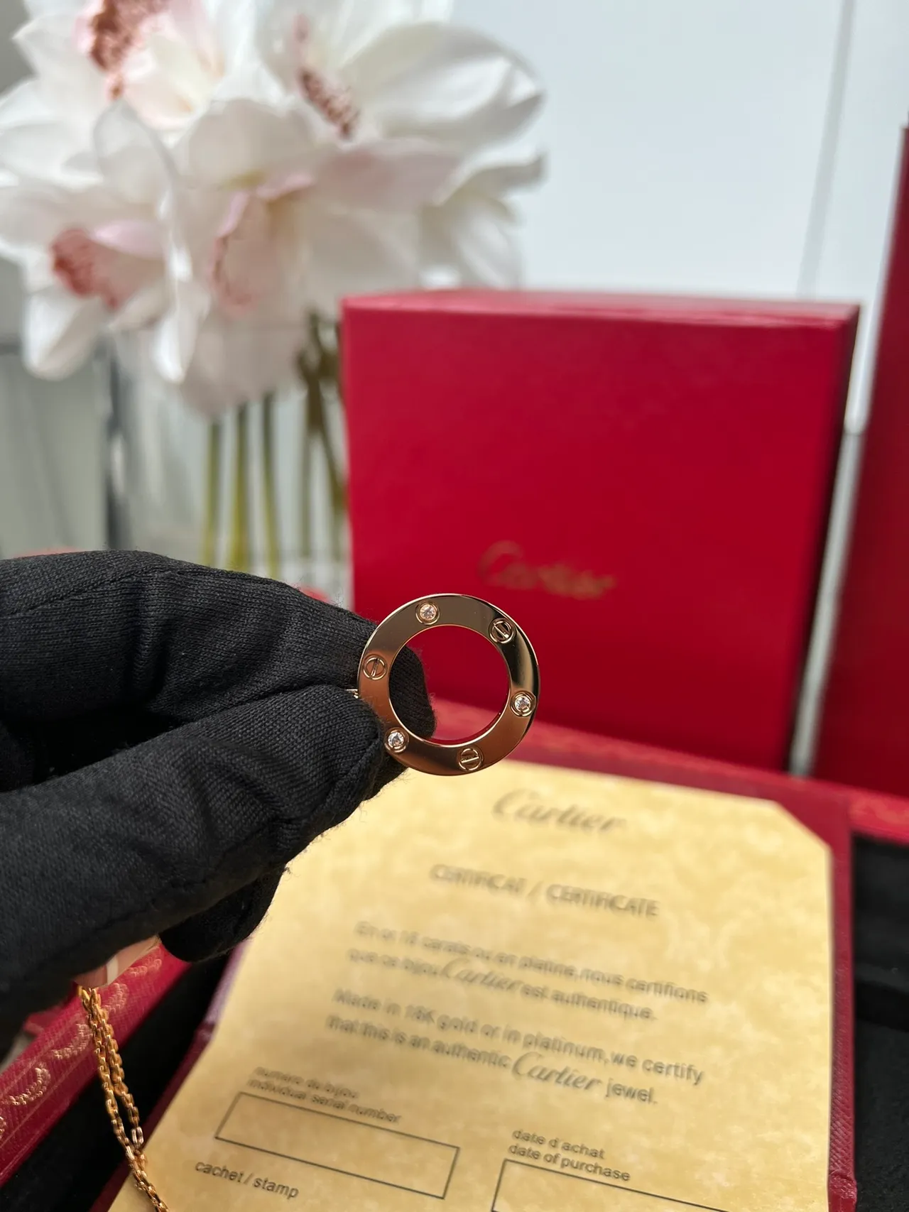 Cartier Love Dije de círculo abierto en oro y blanco con detalle de motivo de tornillo collar 4