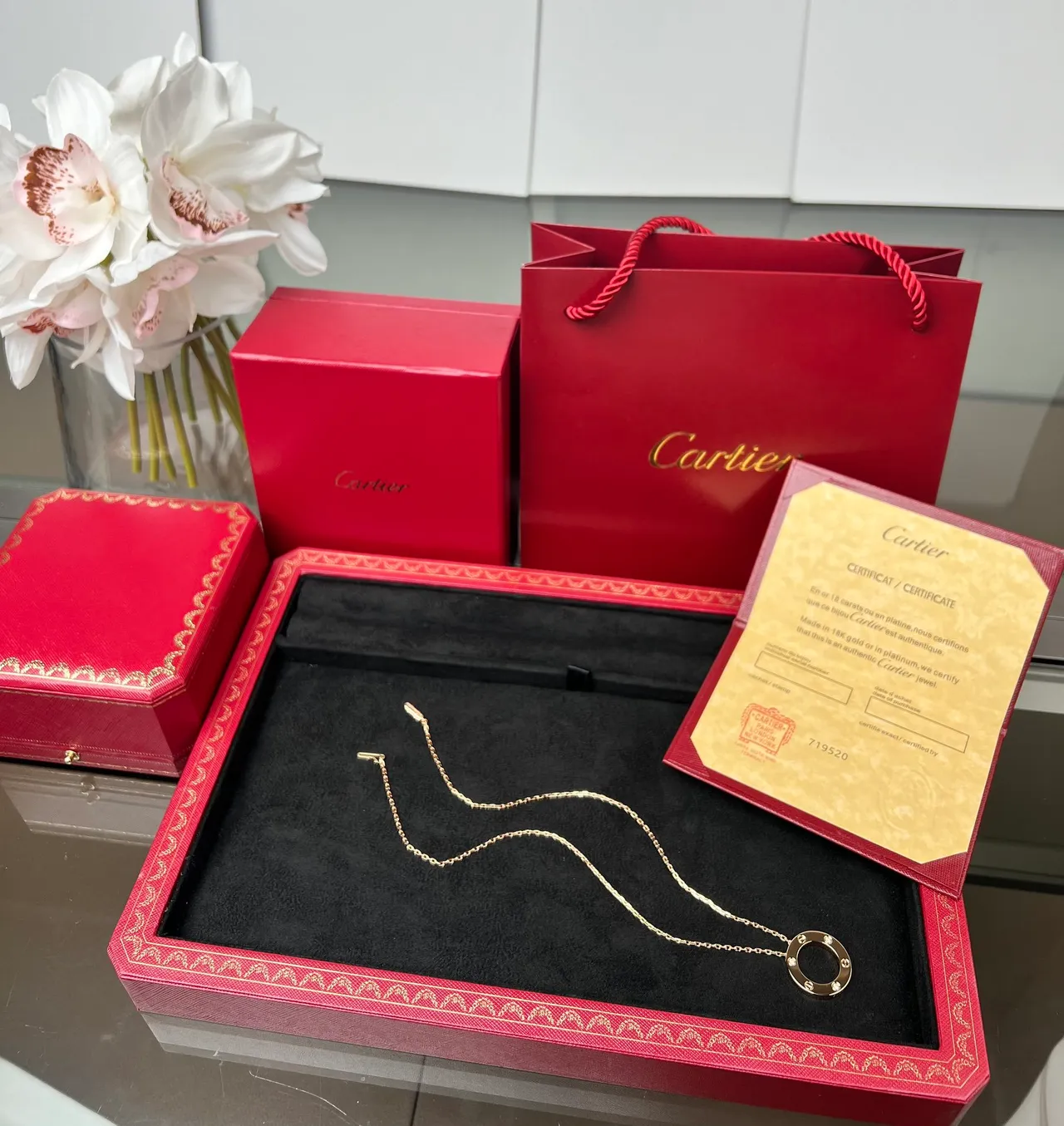 Cartier Love Dije de círculo abierto en oro y blanco con detalle de motivo de tornillo collar 8