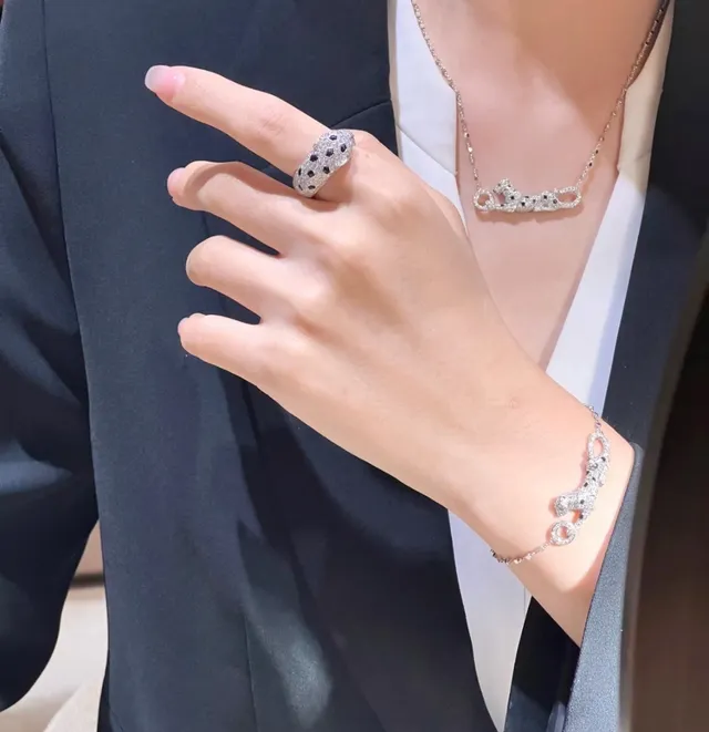 Cartier Panthère diamantes y esmeraldas pantera collar 8