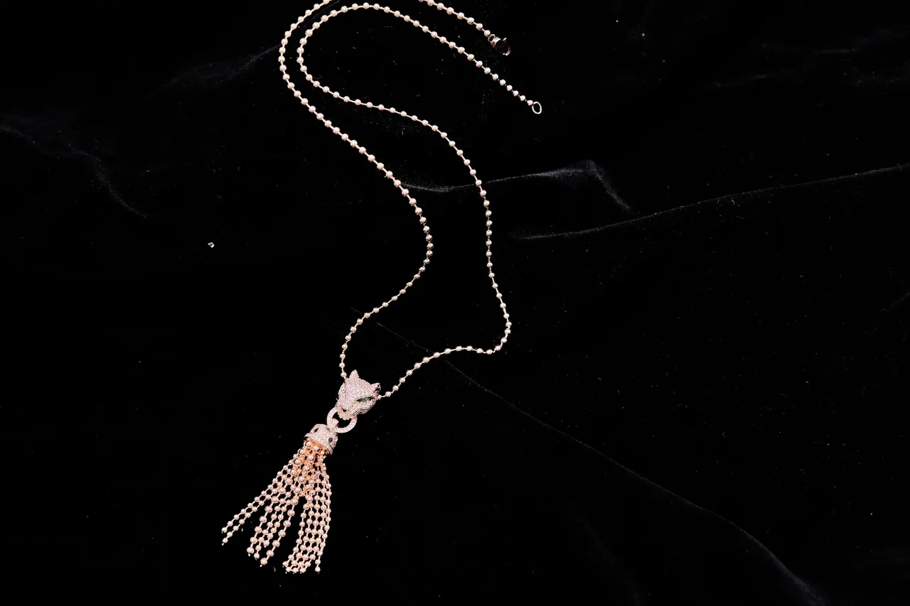 Cartier Panthère Cabeça de Pantera Pavé Colar de Diamantes e Esmeraldas 2