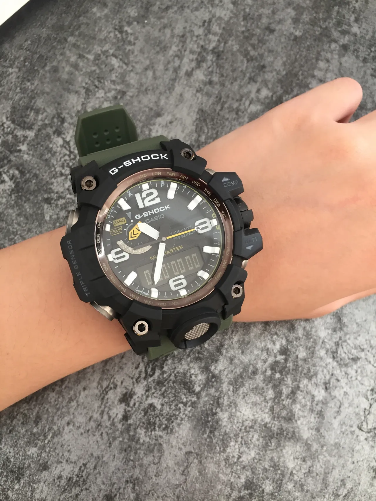 Casio আর্মি গ্রিন ব্ল্যাক রাগড মাল্টি-সেন্সর মাড-রেজিস্ট্যান্ট ঘড়ি 4