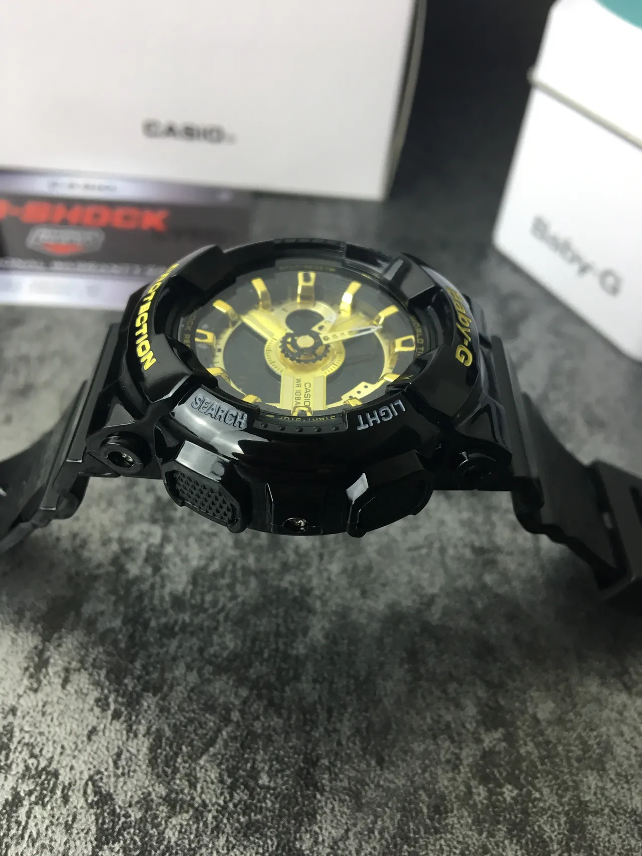 ক্যাসিও Baby-G GA-110 কালো এবং সোনালী স্পোর্টস ওয়াচ 4