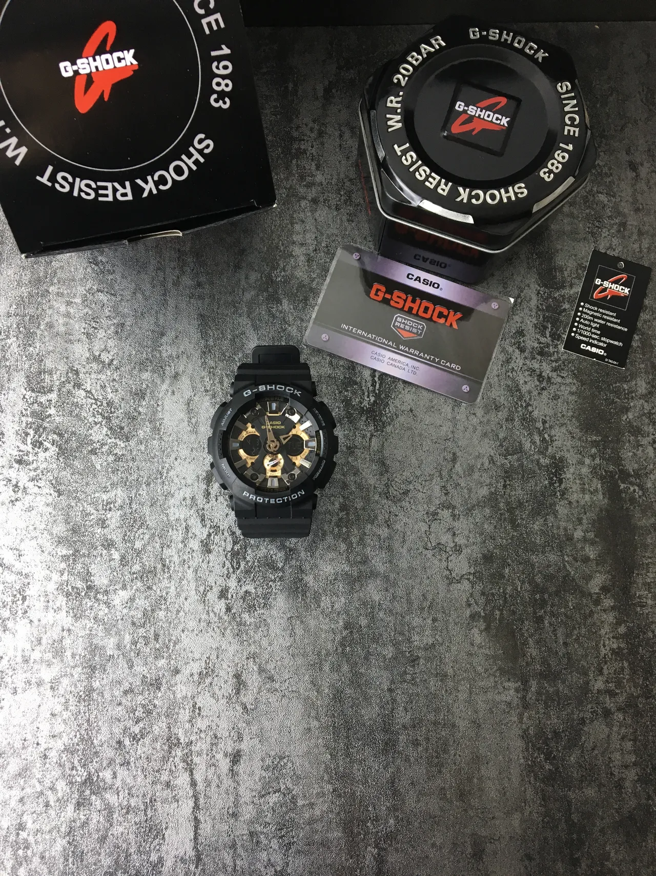 Montre Casio Black Gold avec boîtier en résine robuste, cadran hybride analogique-numérique 2