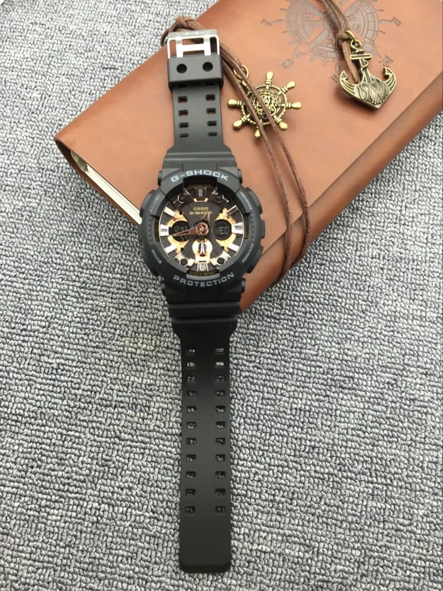 Montre Casio Black Gold avec boîtier en résine robuste, cadran hybride analogique-numérique 11