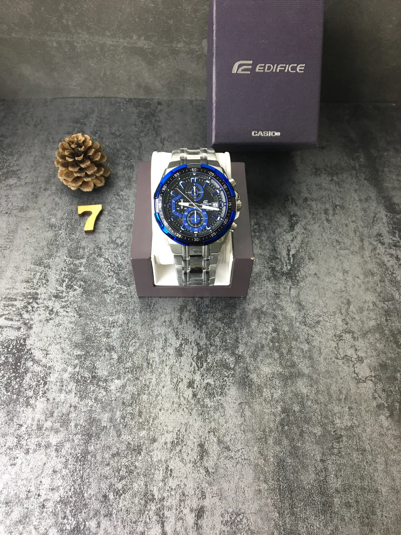 Casio Edifice Cronômetro Acentuado em Azul Diâmetro Preto Relógio Esportivo 2