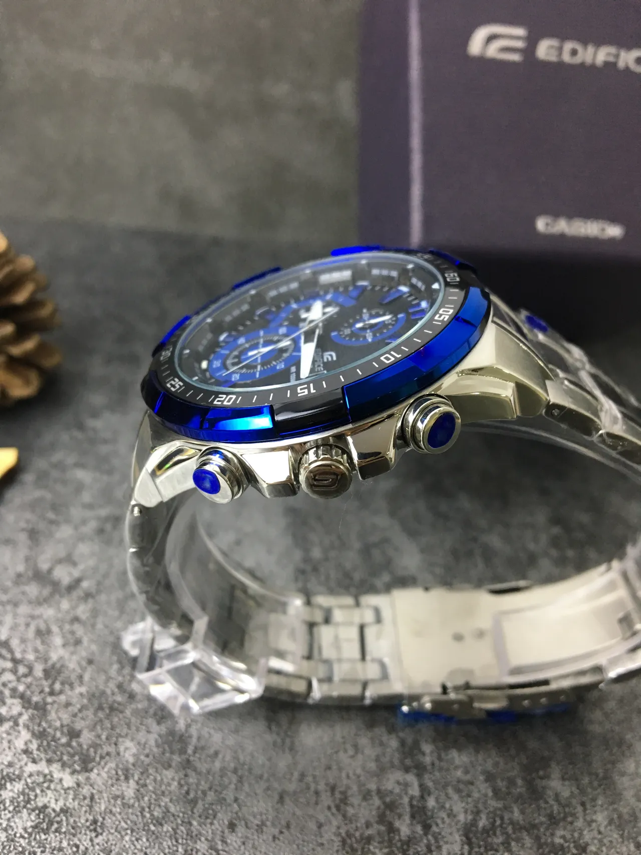 Casio Edifice Cronômetro Acentuado em Azul Diâmetro Preto Relógio Esportivo 5