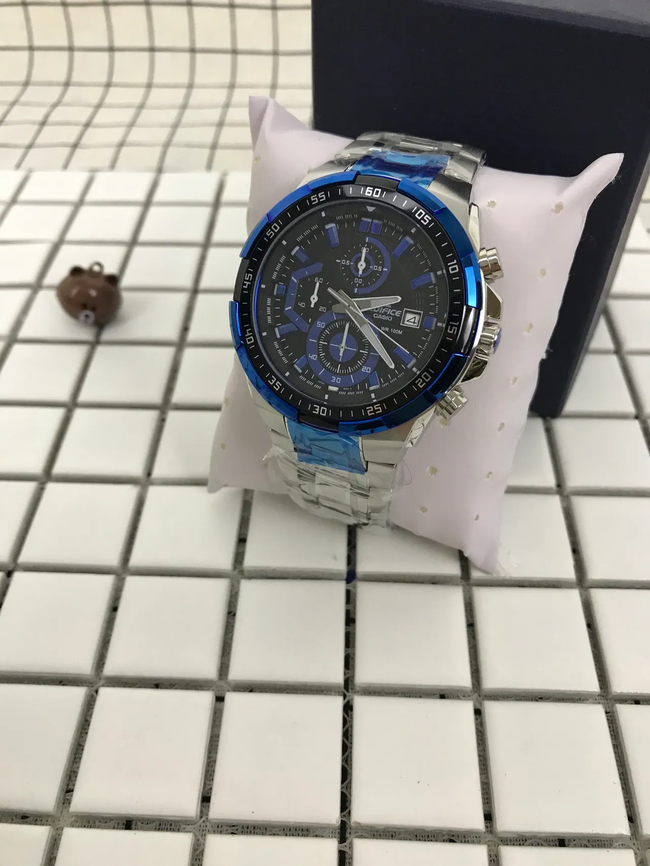 Casio Edifice Cronômetro Acentuado em Azul Diâmetro Preto Relógio Esportivo 11