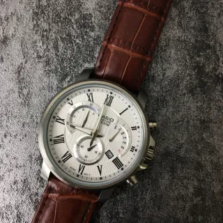 Casio Edifice Chronographe Cadran Blanc Sangle Cuir Marron Montre Quartz
