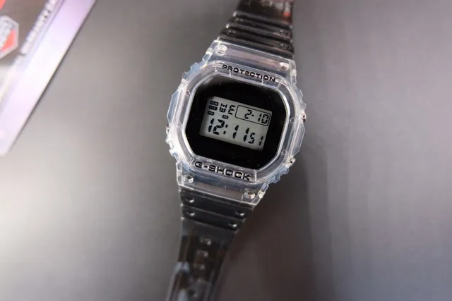 Casio G-Shock DW-5600 पारदर्शी रेजिन क्वार्ट्ज घड़ी 6