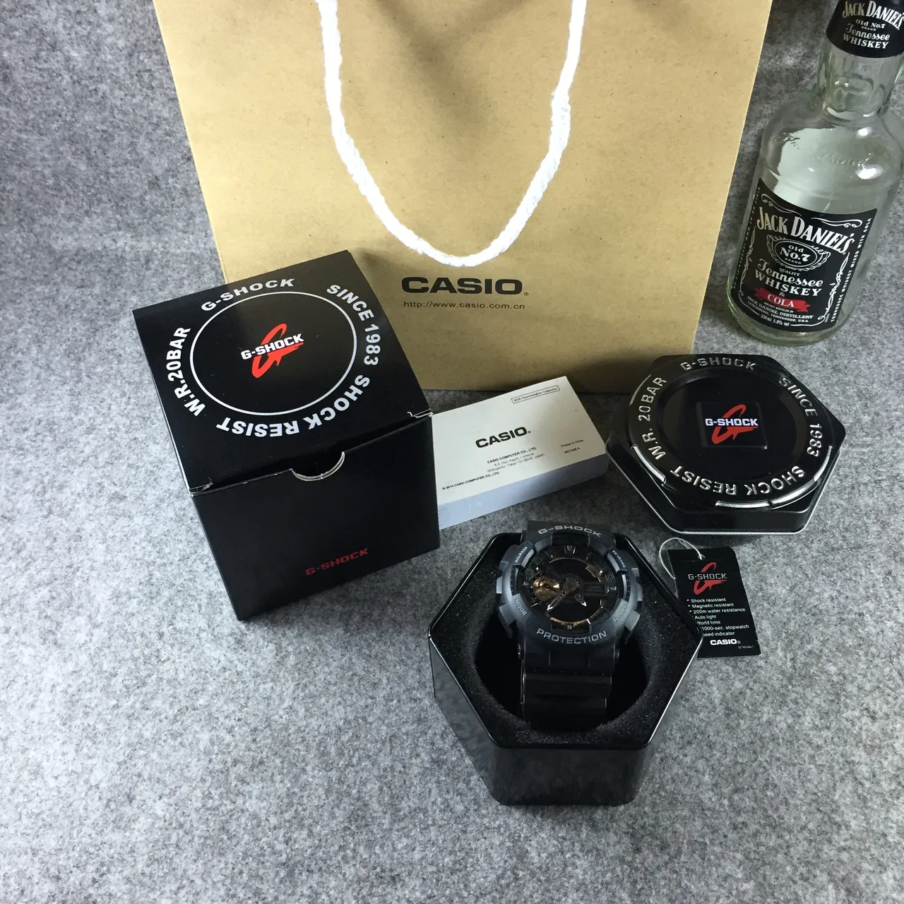 Casio G-Shock GA-100 黑色和铜色 运动手表 7