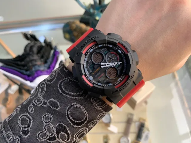 Casio G-Shock GA-100 কালো এবং লাল স্পোর্টস ওয়াচ 2