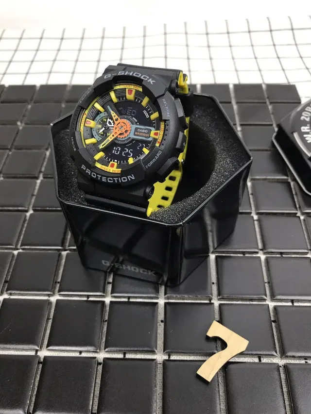 Casio G-Shock GA-100 काला और पीला स्पोर्ट्स वॉच 3
