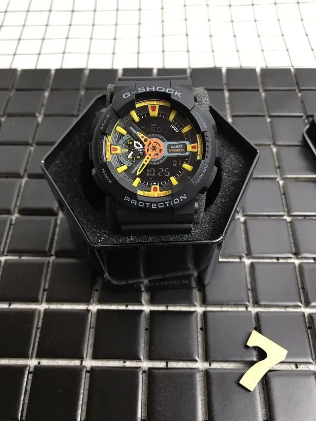 Casio G-Shock GA-100 काला और पीला स्पोर्ट्स वॉच 4