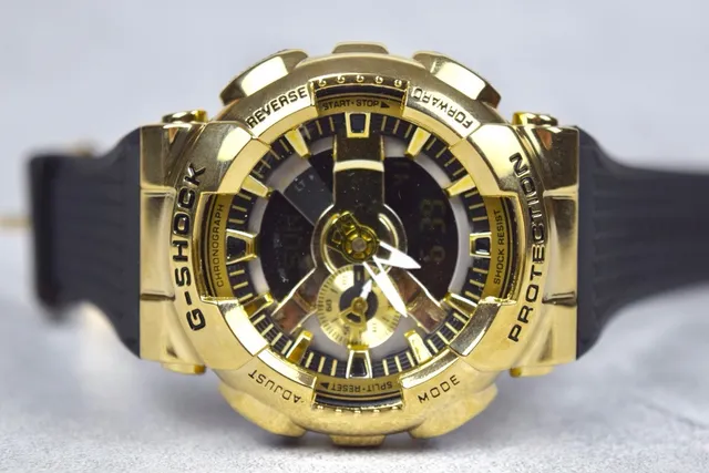 Casio G-Shock GA-110 Tono Dorado y Negro Reloj Deportivo 2