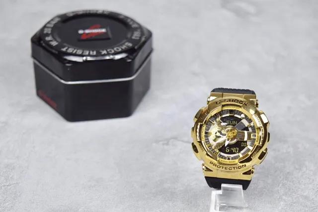 Casio G-Shock GA-110 Tono Dorado y Negro Reloj Deportivo 3