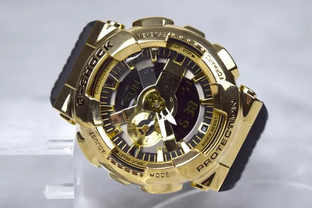 Casio G-Shock GA-110 Tono Dorado y Negro Reloj Deportivo 5