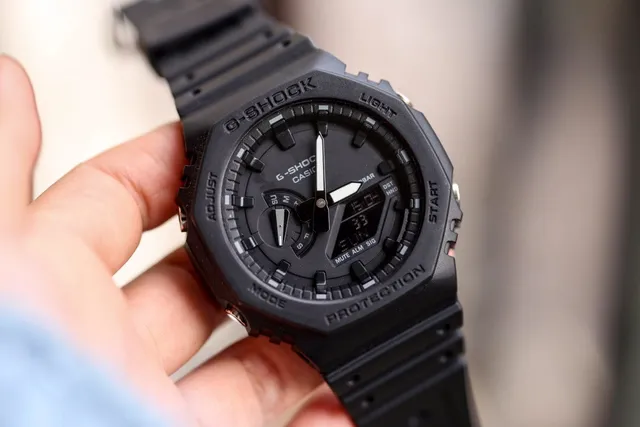 Casio G-Shock GA-2100 Montre Sportive Noire Mate Octogonale 3