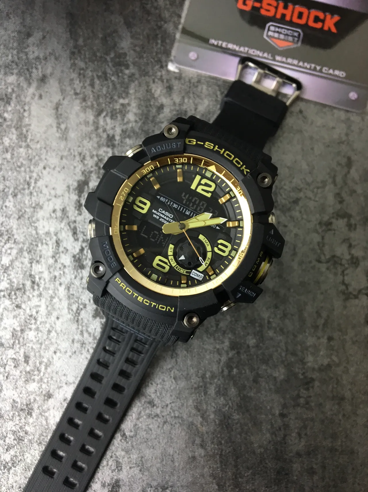 Casio G-Shock Mudmaster ساعة رياضية سوداء وذهبية 5