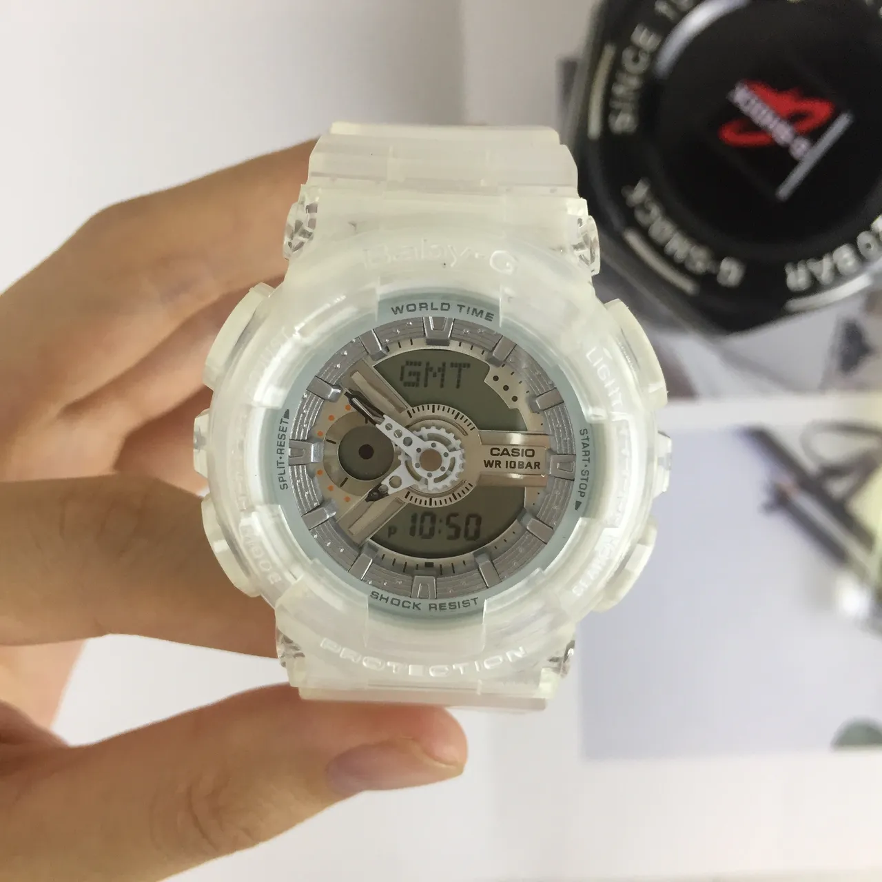 Casio ساعة رياضية مع وجه تناظري-رقمي شفاف رمادي من راتنج 2