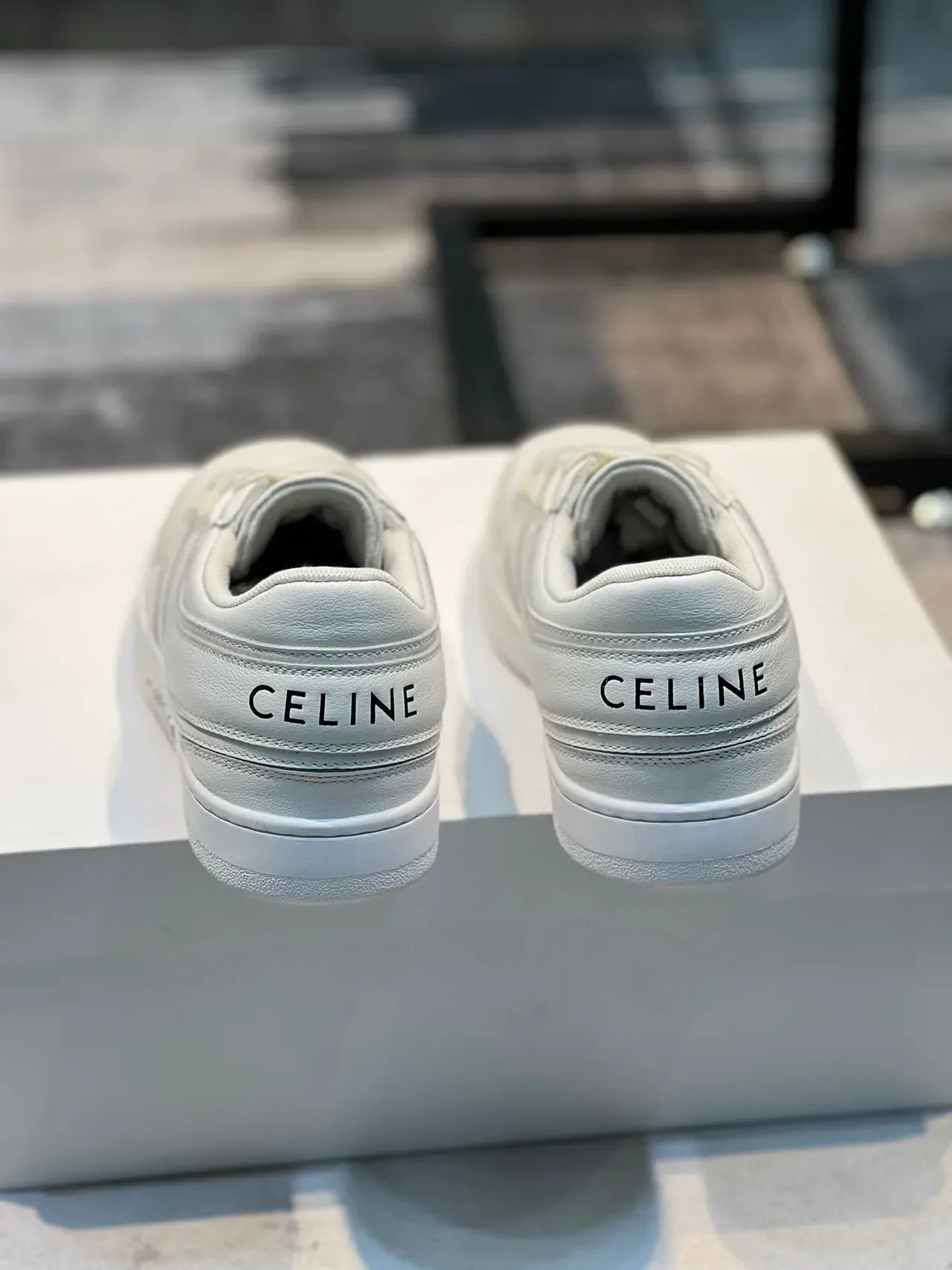 Celine CT-01 حذاء رياضي أبيض من الجلد نمط حياة 2