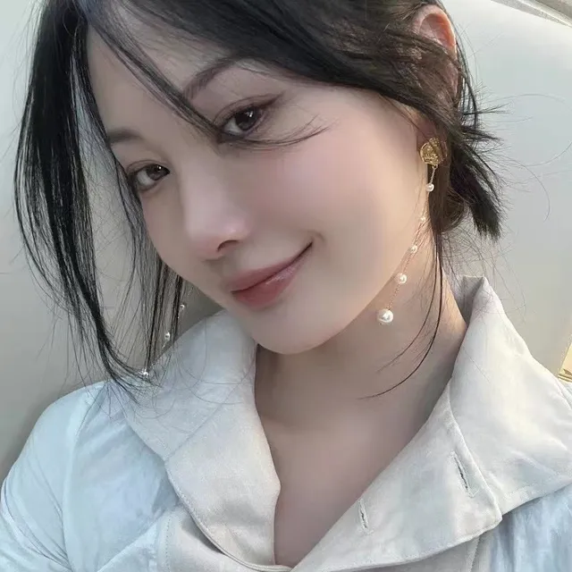 Celine玫瑰图案珍珠链耳环 2