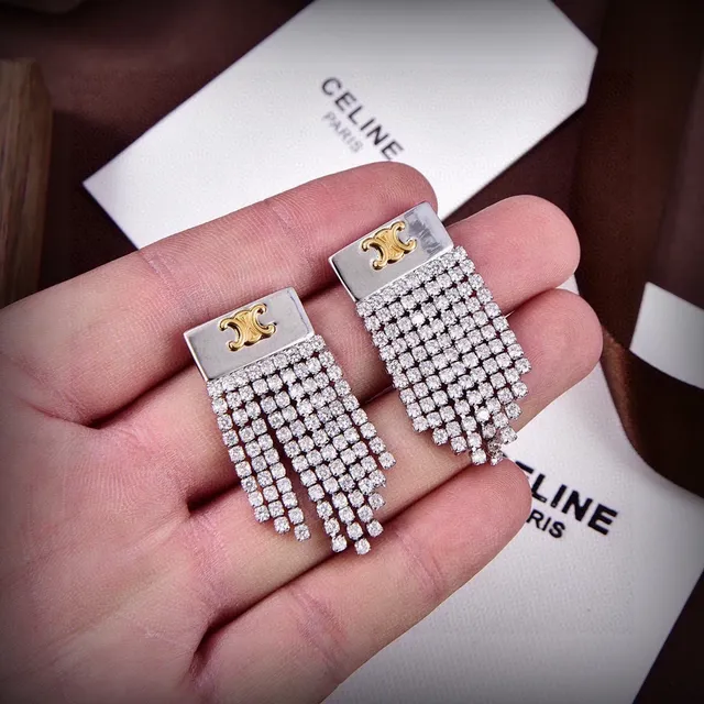 Celine Triomphe Aretes de Cristal con Flecos 3