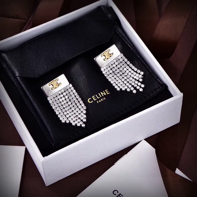 Celine Triomphe Aretes de Cristal con Flecos 4