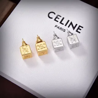 Celine Triomphe क्यूब लोगो स्टड ईयरिंग्स