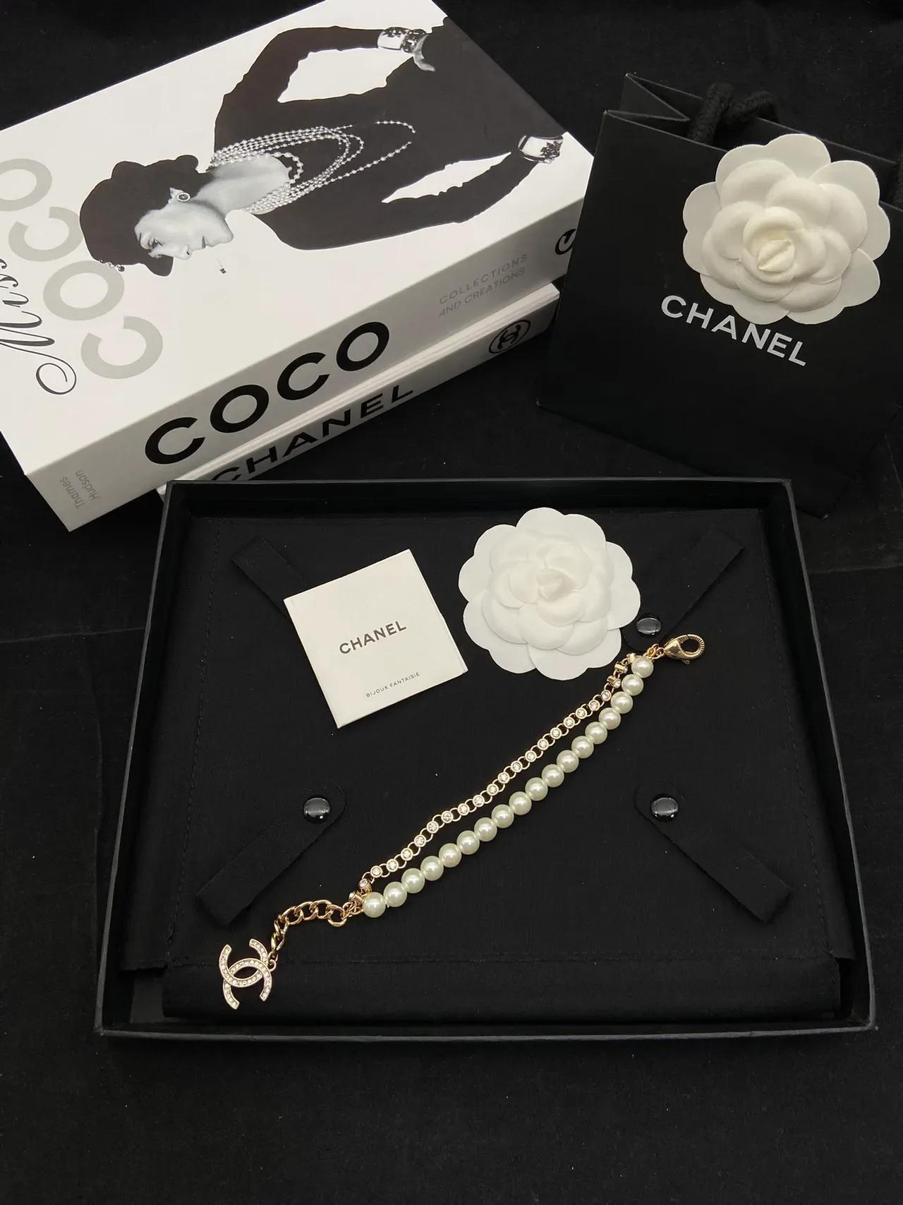 Chanel 米色金色珍珠链 CC Logo 项链 3