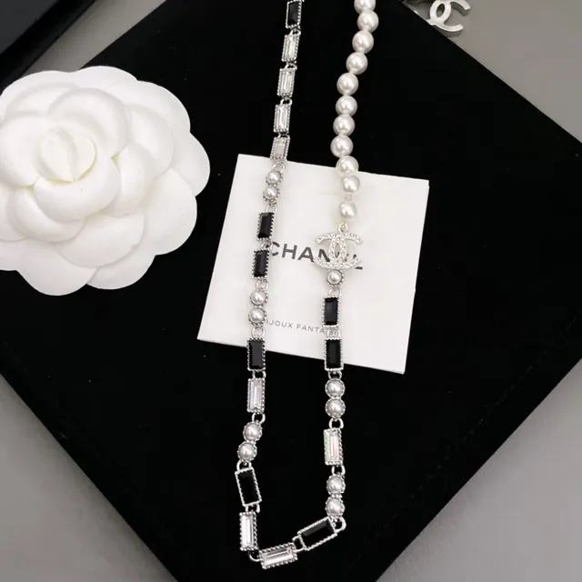 Chanel Bijoux Fantaisie Pulsera de perlas y esmalte negro con eslabones 7