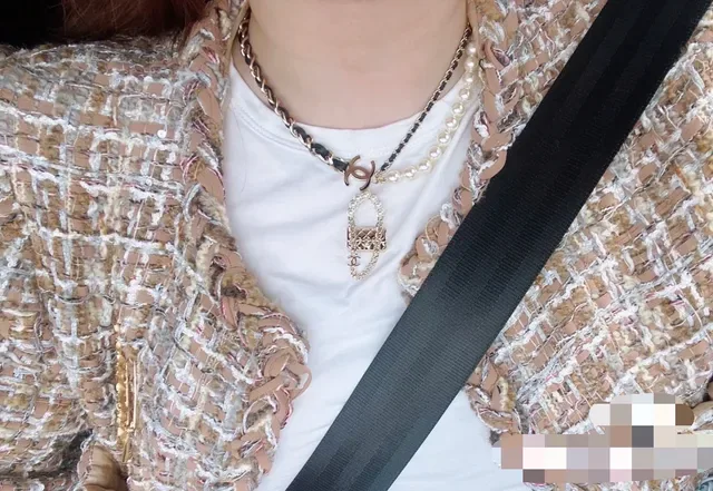 香奈儿黑色金色珍珠链条项链 9