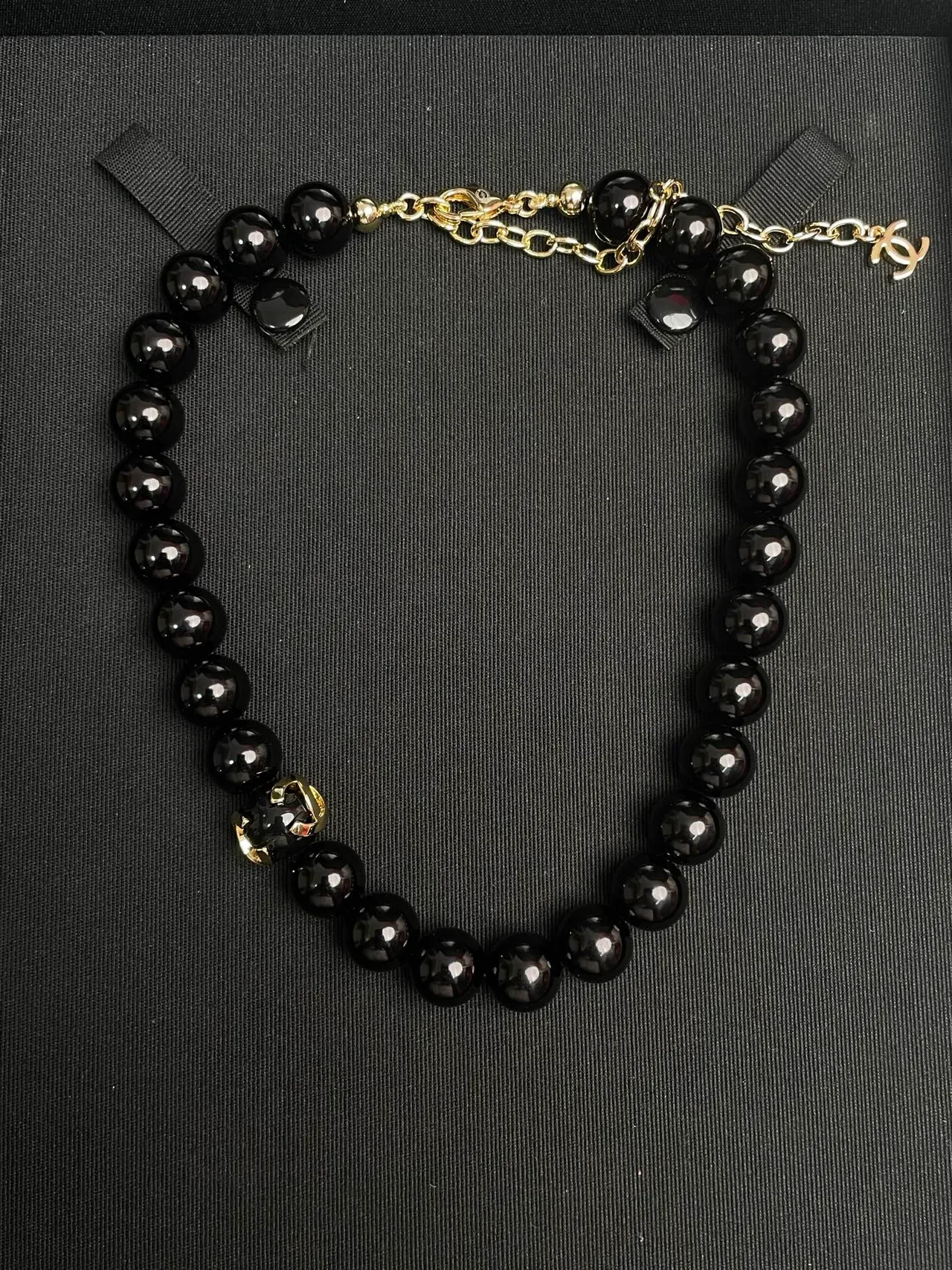 Chanel काला सोना गोलाकार मोती CC Logo चर्म नेकलेस 3